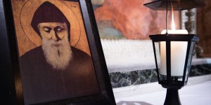 Święty Charbel. Przypadkiem, czyli jakimś cudem