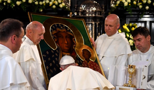 Corner Hero Image - Związki papieża Franciszka z Polską. Młodzi, współpracownicy i poezja