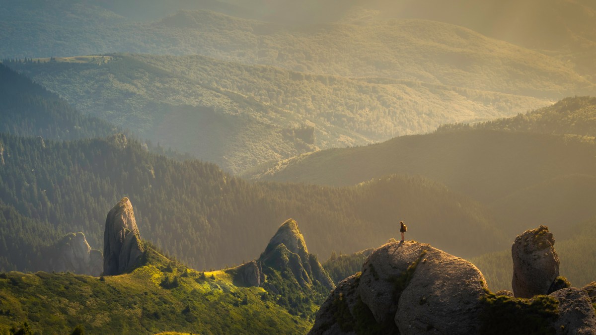 WEB CZŁOWIEK GÓRY NATURA PIĘKNO Unsplash CC0