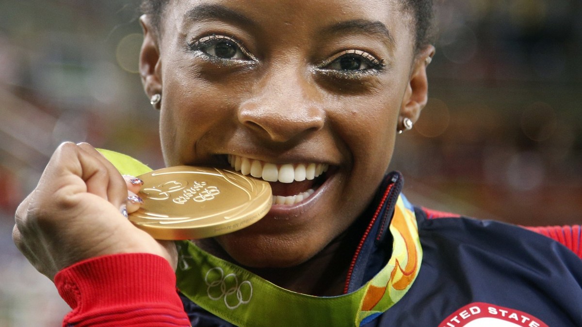 WEB_SIMONE_BILES_MEDAL_IGRZYSKA_AP-FOTOLINK