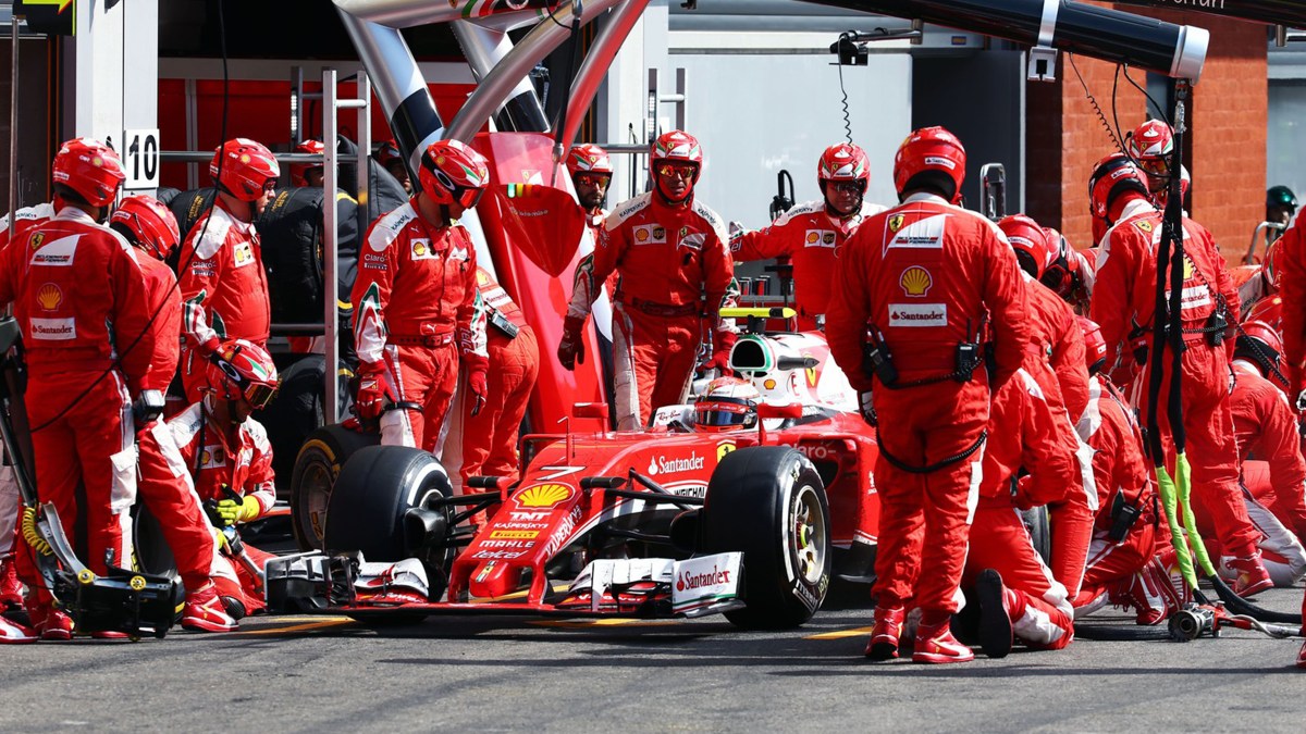 web-formula-1-ferrari-pit-stop-action-press-east-news