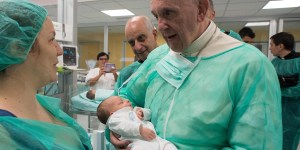 Narkomani, prostytutki, byli księża… Najbardziej zaskakujące papieskie „piątki miłosierdzia”