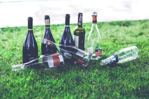 Nowa technologia kontra globalne ocieplenie: naukowcy zamienią CO2 w… alkohol!