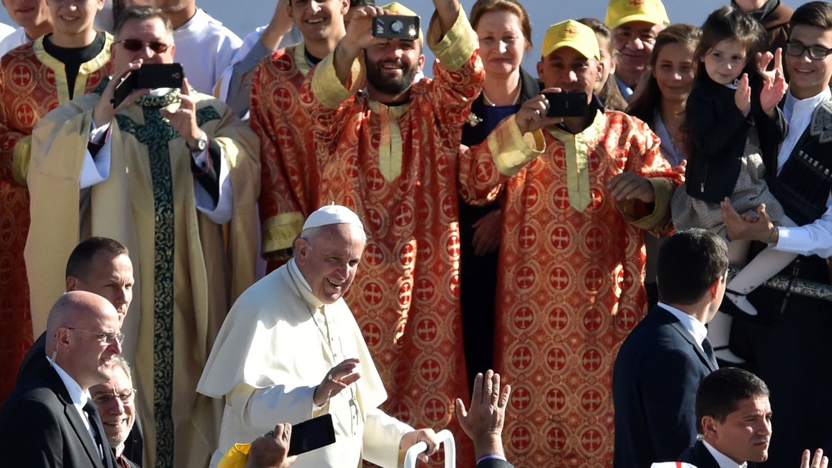 web-papiez-franciszek-gruzja-azerbejdzan-afp-east-news