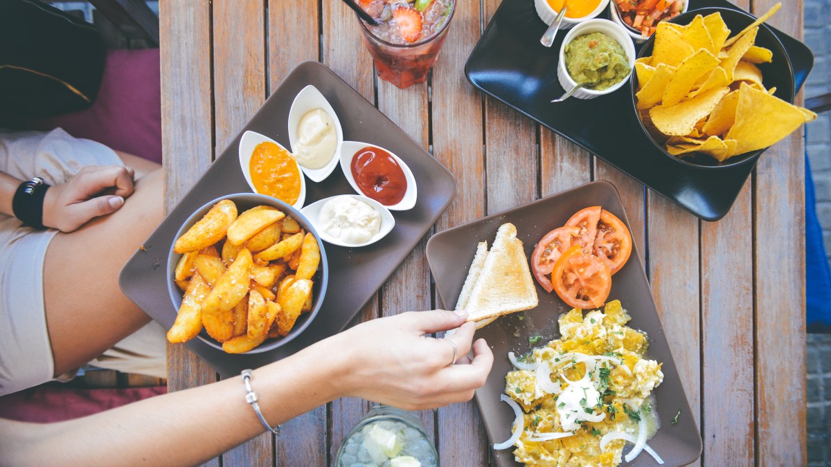 web-obiad-restauracja-jedzenie-posilek-spotkanie-pexels-cc0