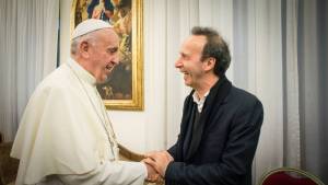 web-roberto-benigni-pope-italy-c2a9-osservatore-romano-afp