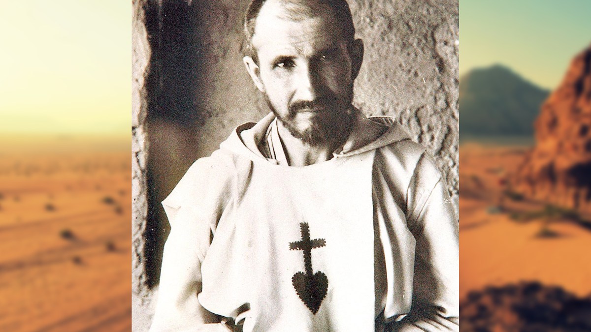 Bł. Karol de Foucauld na tle pustyni