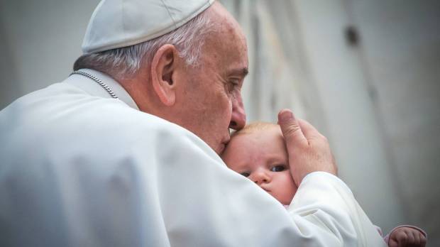 web-photo-of-the-day-pope-francis-baby-october-24-antoine-mekary-aleteia