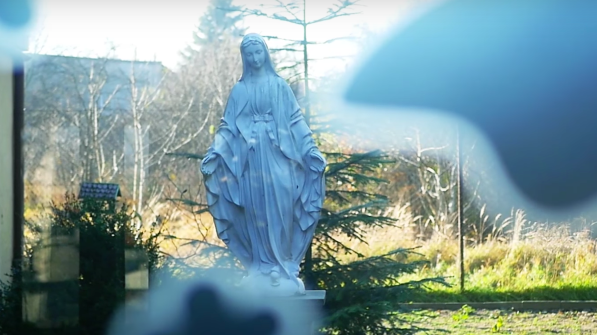 “Cicha Przyjaciółka na mojej drodze”. Znasz tę adwentową pieśń o Maryi?