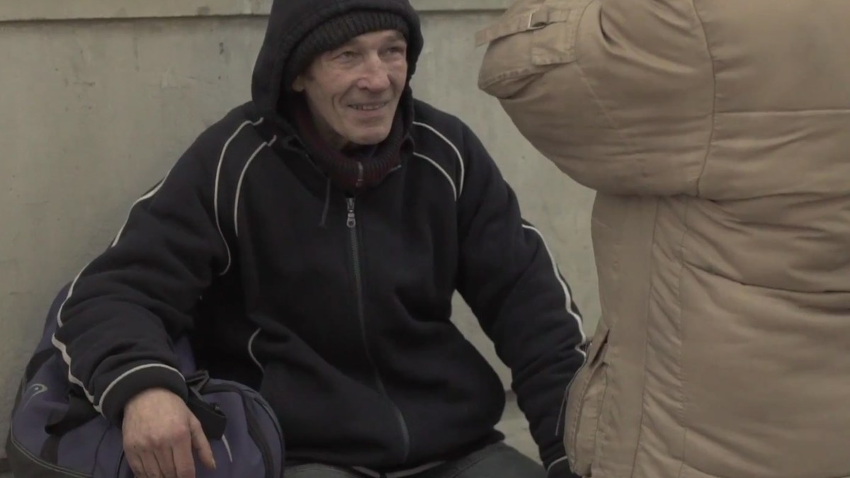 WEB HOMELESS HAPPY MAN YouTUbe