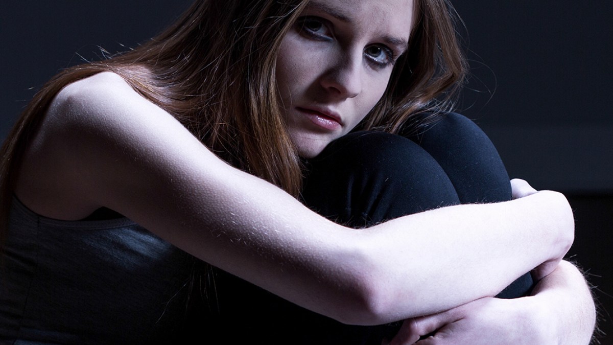 web3-drug-addicted-girl-depressed-photographee-eu-shutterstock
