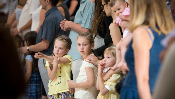 Dzieci na Mszy świętej