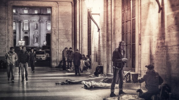 web-homeless-vatican-rome-street-church-serge-vincent-cc