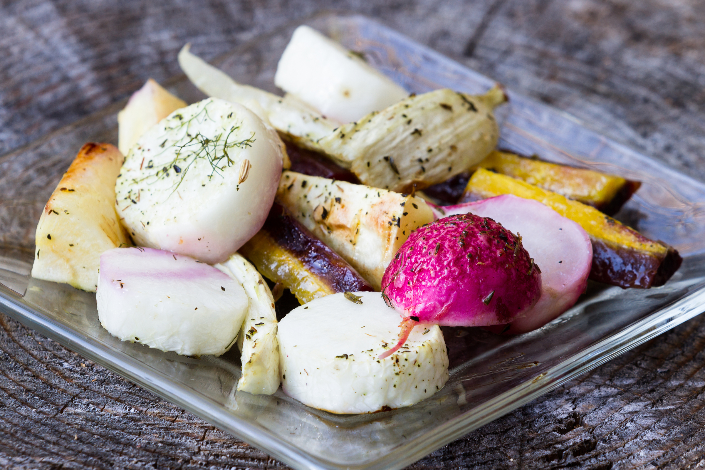 WEB-ROOT-VEGETABLES-BEETS-ONIONS-ROASTED-Shutterstock-Wollertz
