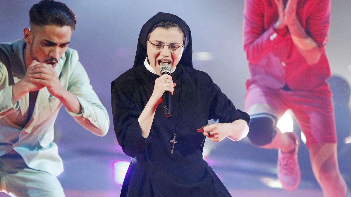 WEB SOEUR CRISTINA SISTER ACT Andrea Raffin : Shutterstock.com AI