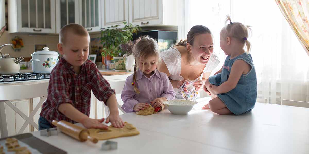 WEB3 THREE CHILD MOTHER KITCHEN Natalia Lebedinskaia-Shutterstock