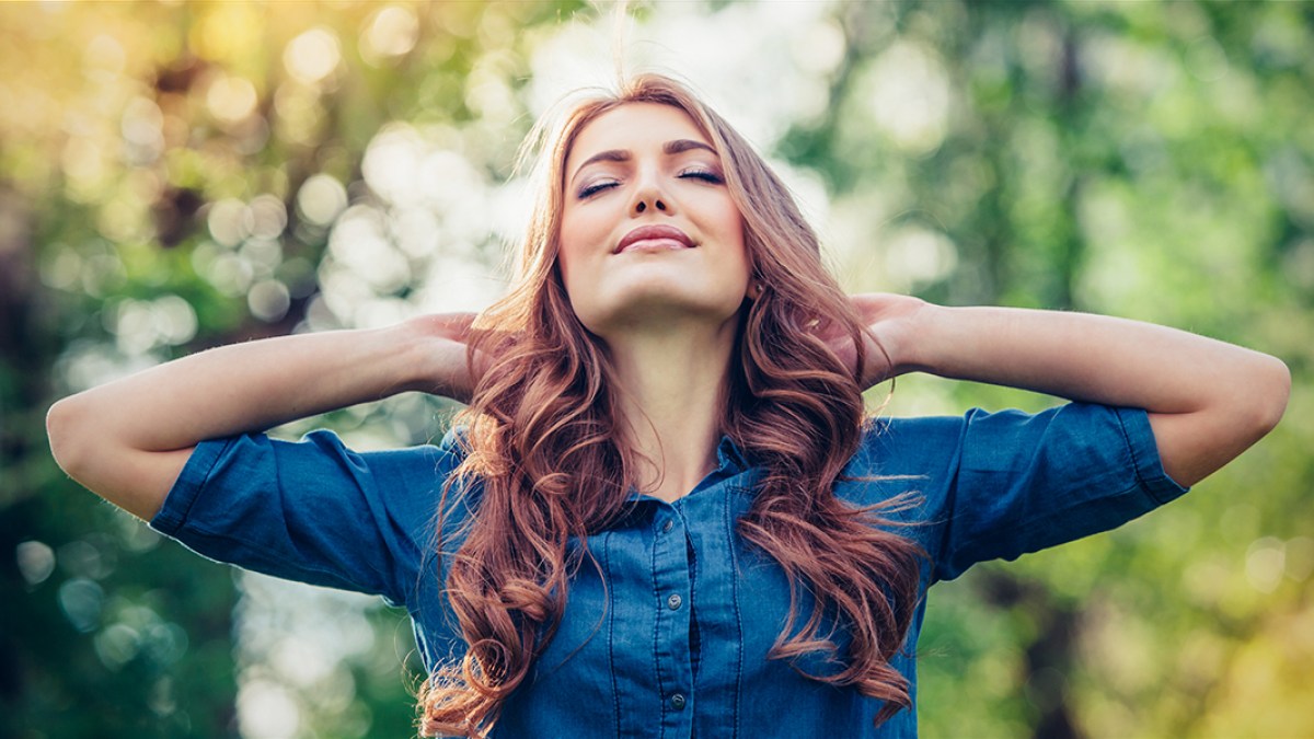 WEB3-WOMAN-ARMS-STRETCHED-GRATITUDE-GRATEFUL-SMILE-ENJOY-Satyrenko-Shutterstock