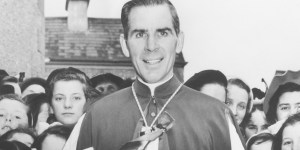 Abp Fulton Sheen. Wielu ludzi zawdzięcza mu nawrócenie