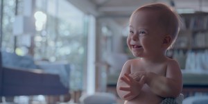 Dziecko z zespołem Downa w reklamie. Dlaczego nie!