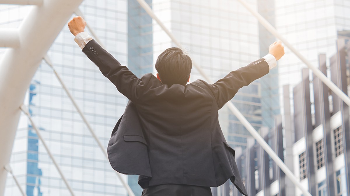 web3-freedom-man-job-office-maneerat-nattakorn-shutterstock