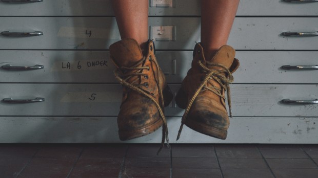 web3-shoes-legs-old-tired-pexels-cc0