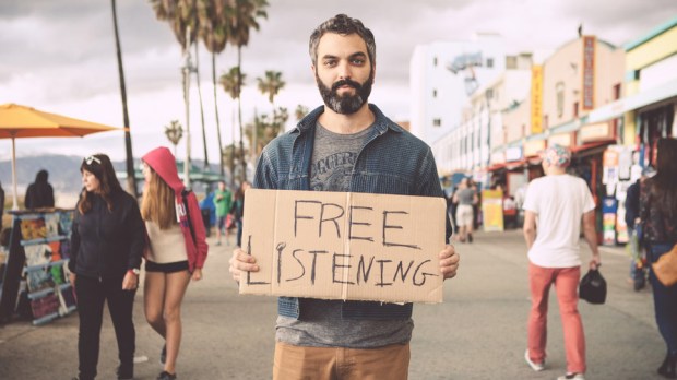 Wysłucham Cię za darmo, czyli rzecz o ruchu Free Listening