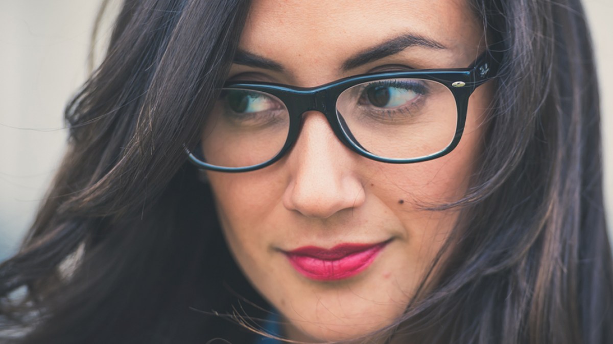 web3-woman-eyes-glasses-smile