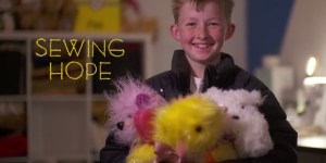 13-latek szyje misie dla chorych na raka dzieci