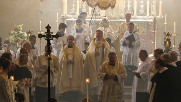 Procesja Bożego Ciała wyrusza z kościoła