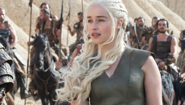 Daenerys Targaryen przewodzi oddziałowi wojska