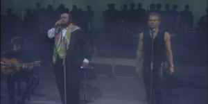Pavarotti i Sting wspólnie wykonali hymn eucharystyczny
