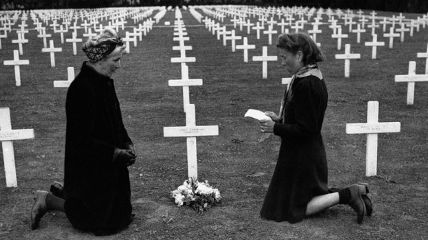 web3-photo-of-the-day-dday-france-women-ap_4506061151-peter-carroll-ap