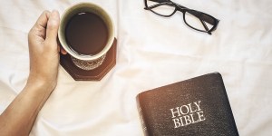 Jezus nie jest wróżką ani suplementem diety. On idzie na krzyż [sobotnia Ewangelia przy kawie]
