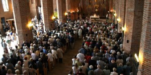 Opuściłem niedzielną mszę. Muszę od razu iść do spowiedzi?