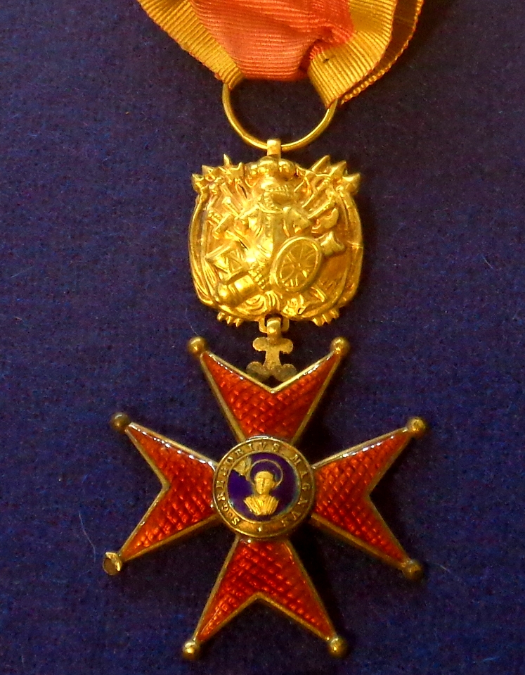 Order_of_Saint_Gregory_the_Great_knight_military_division_badge_(Vatican)_-_Tallinn_Museum_of_Orders