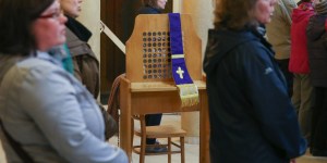 Spowiadanie się podczas mszy świętej. Tak czy nie?