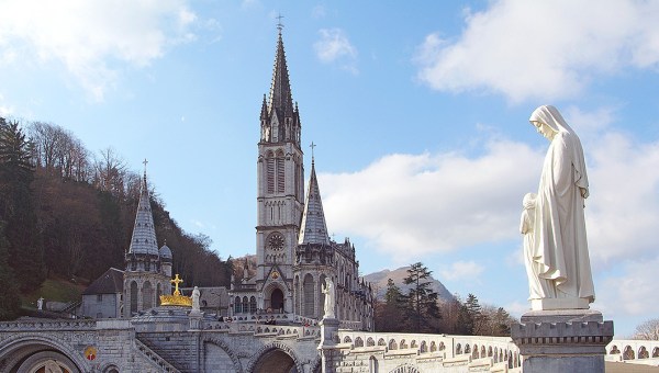 PIELGRZYMKA DO LOURDES, PIRENEJE, FRANCJA