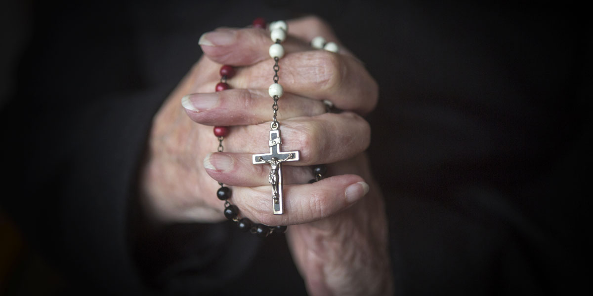 ROSARY,WOMAN,HANDS
