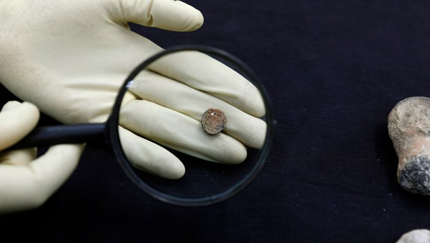 Shlomit Weksler-Bdolah stamped piece of clay from the First Jewish Temple