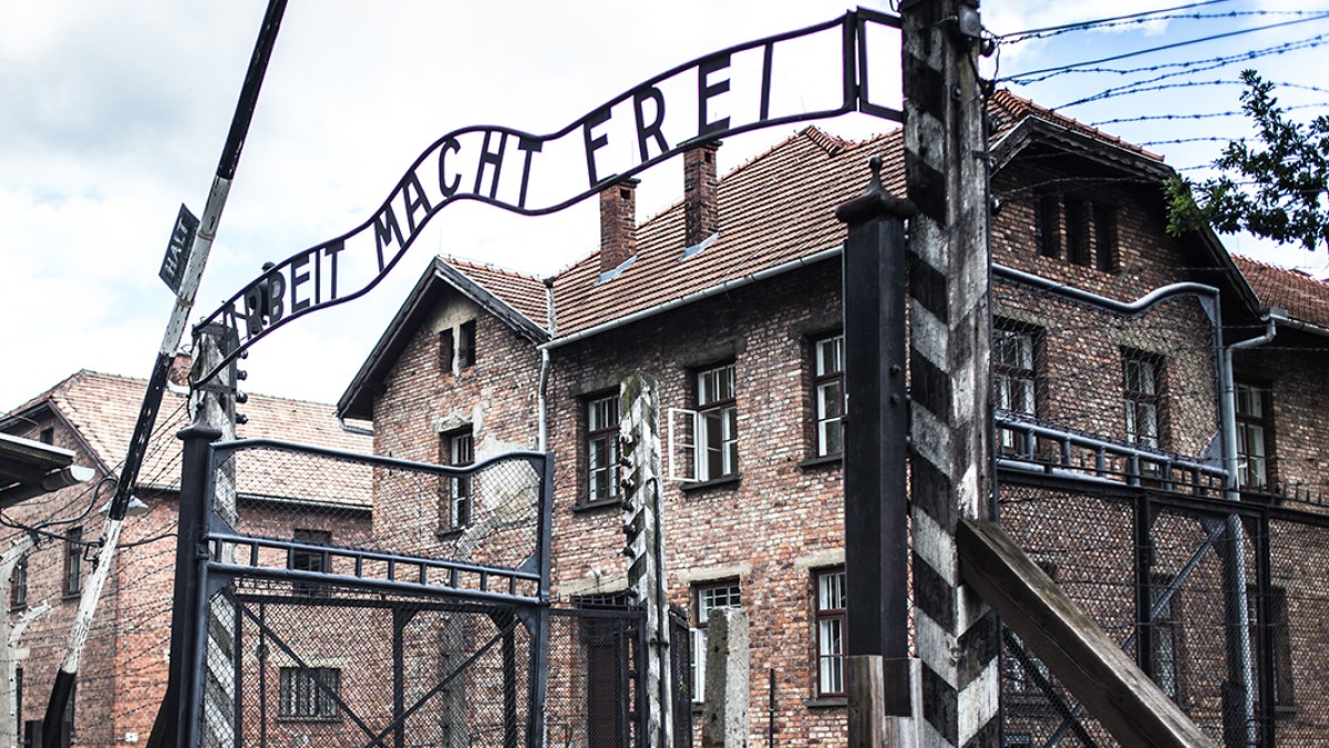 AUSCHWITZ