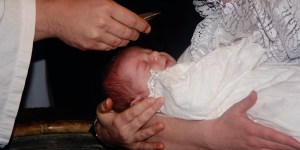 Nowe wymagania dla rodziców chrzestnych. Muszą podpisać specjalne oświadczenie