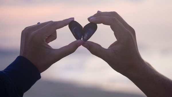 MIŁOŚĆ JAK KAMIENIE