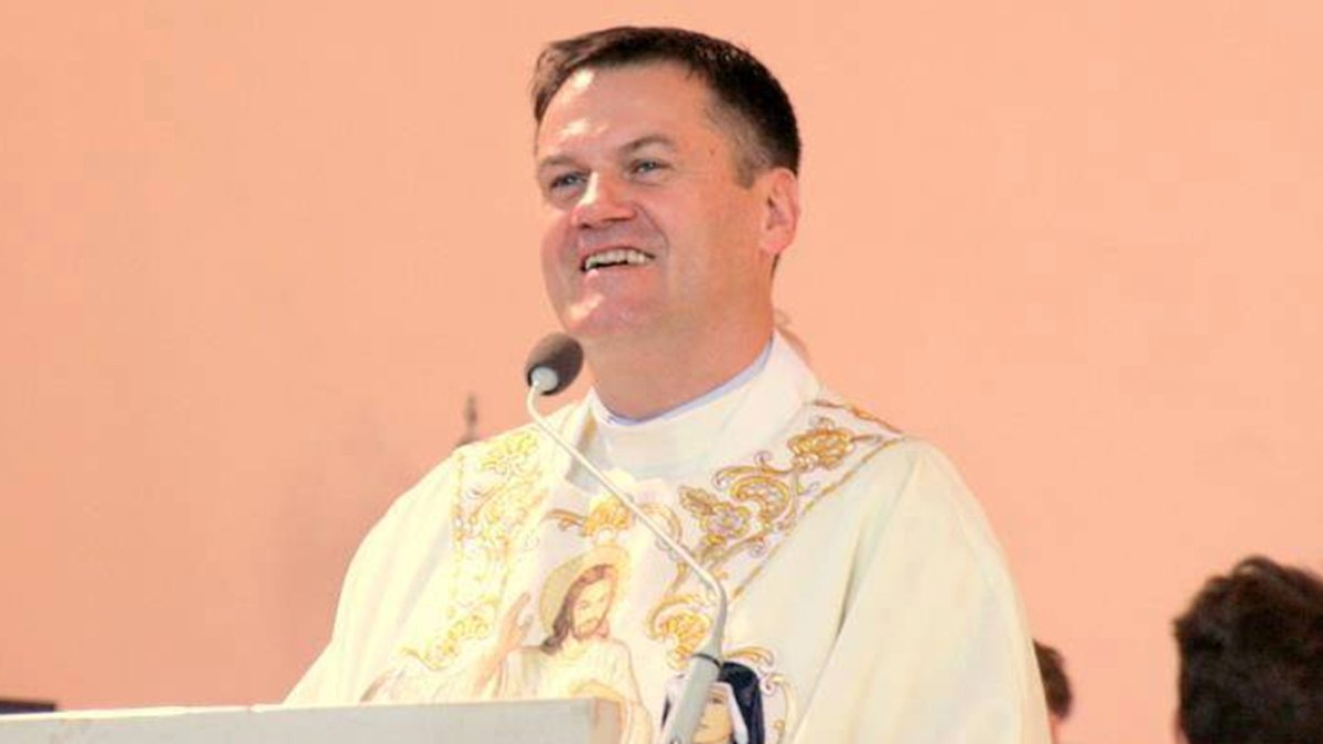KSIĄDZ ANDRZEJ, MAKULATURA