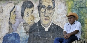 Bądź patriotą – zabij księdza. Tragiczna historia abp. Oskara Romero