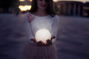 Cykl miesiączkowy – ani tabu, ani legenda: „obserwuj się, jesteś częścią ziemi i nieba!”