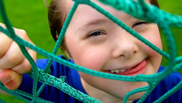 DZIEWCZYNKA Z ZESPOŁEM DOWNA