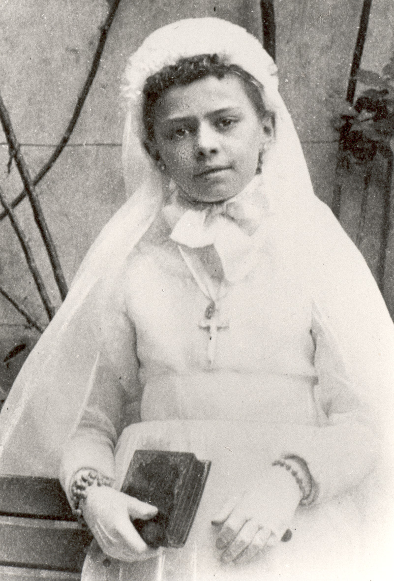Elisabeth_de_la_Trinité_photographiée_pour_sa_première_communion