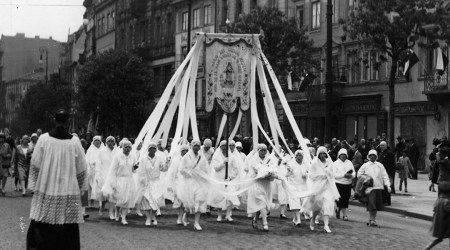 Tak wyglądało Boże Ciało w przedwojennej Warszawie. Co za zdjęcia!