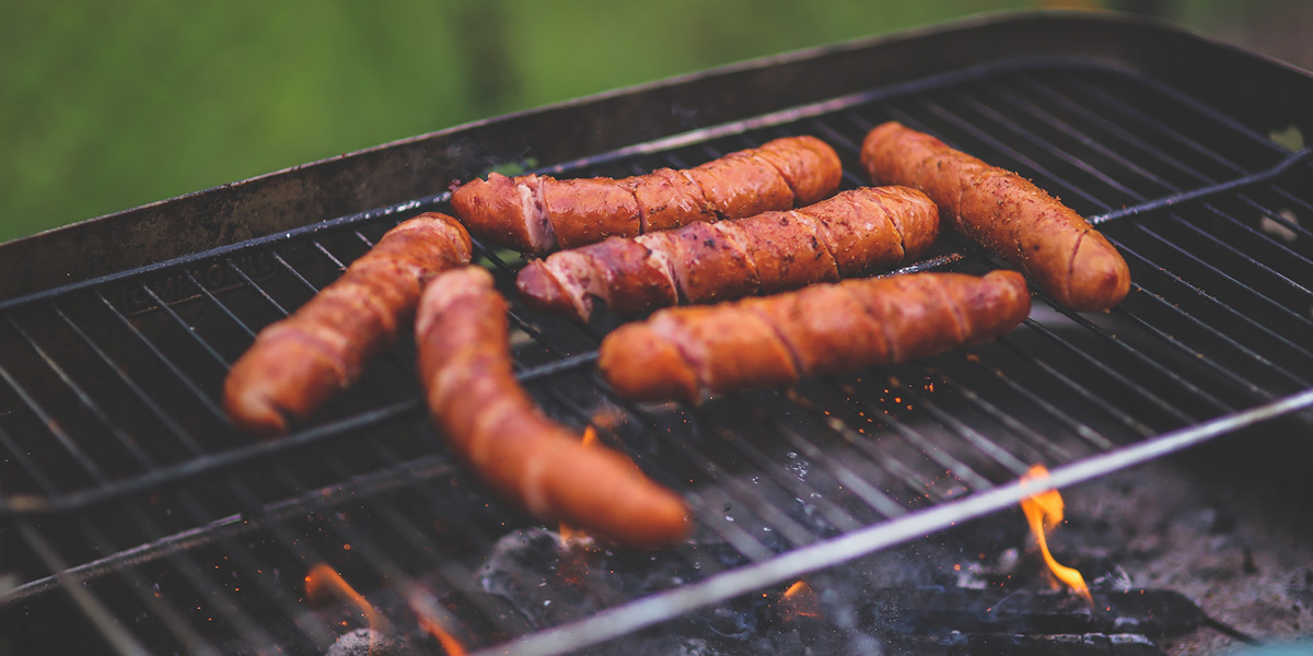 KIEŁBASA NA GRILLU