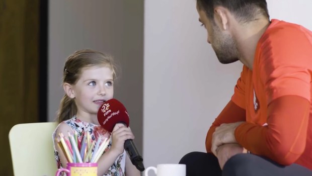 LAURA, ŁĄCZY NAS PIŁKA